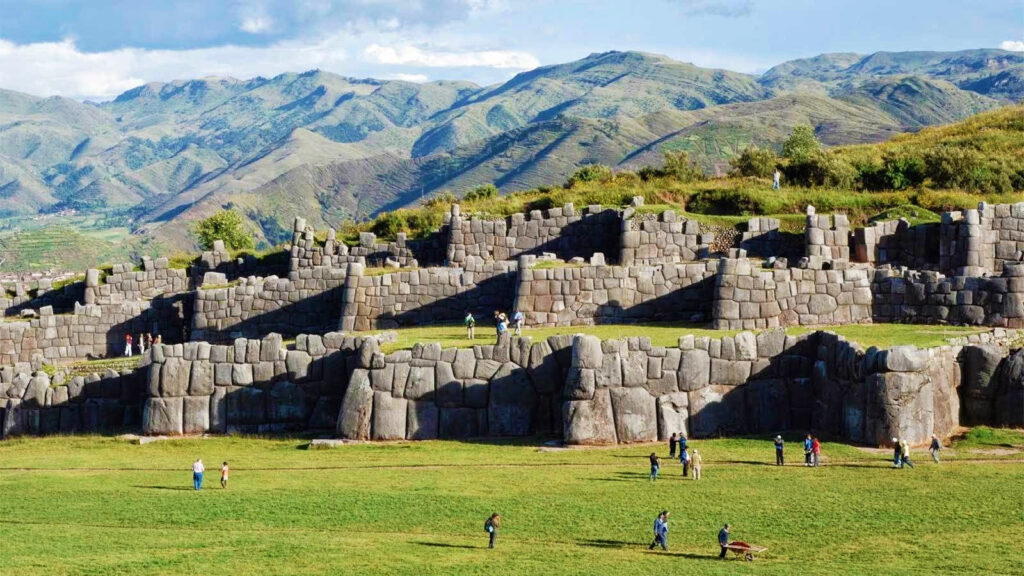 lugares para visitar en cusco: Sacsayhuaman