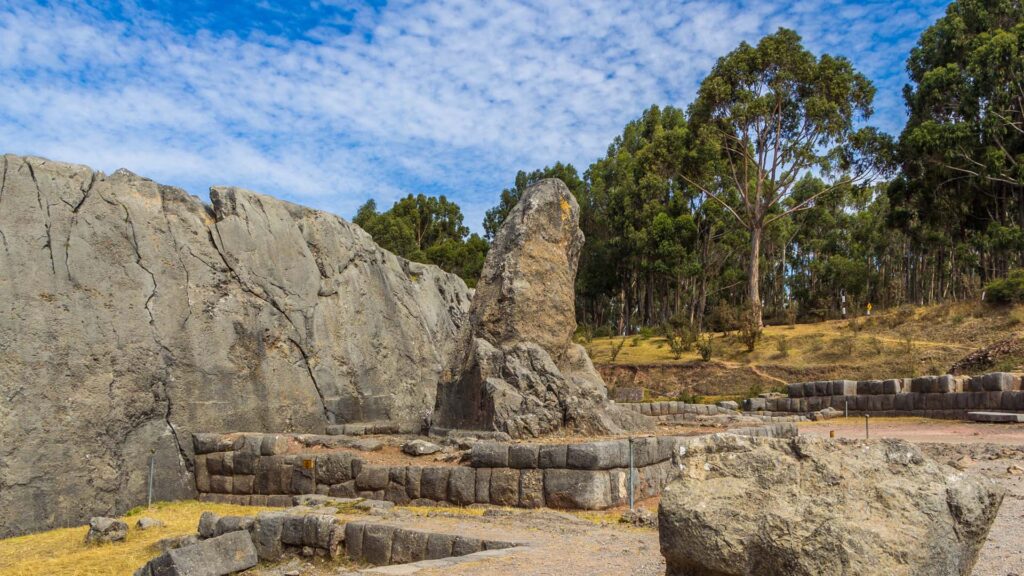  lugares para visitar en cusco: qenqo